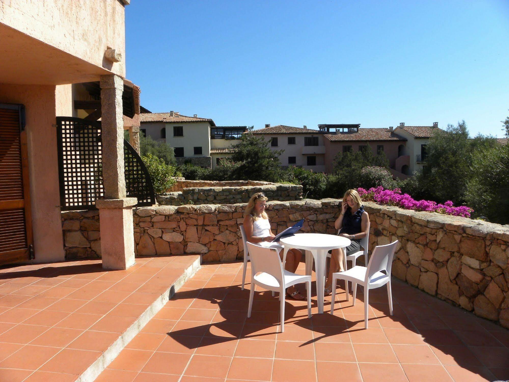 Residence Bouganville Porto Rotondo Exterior foto